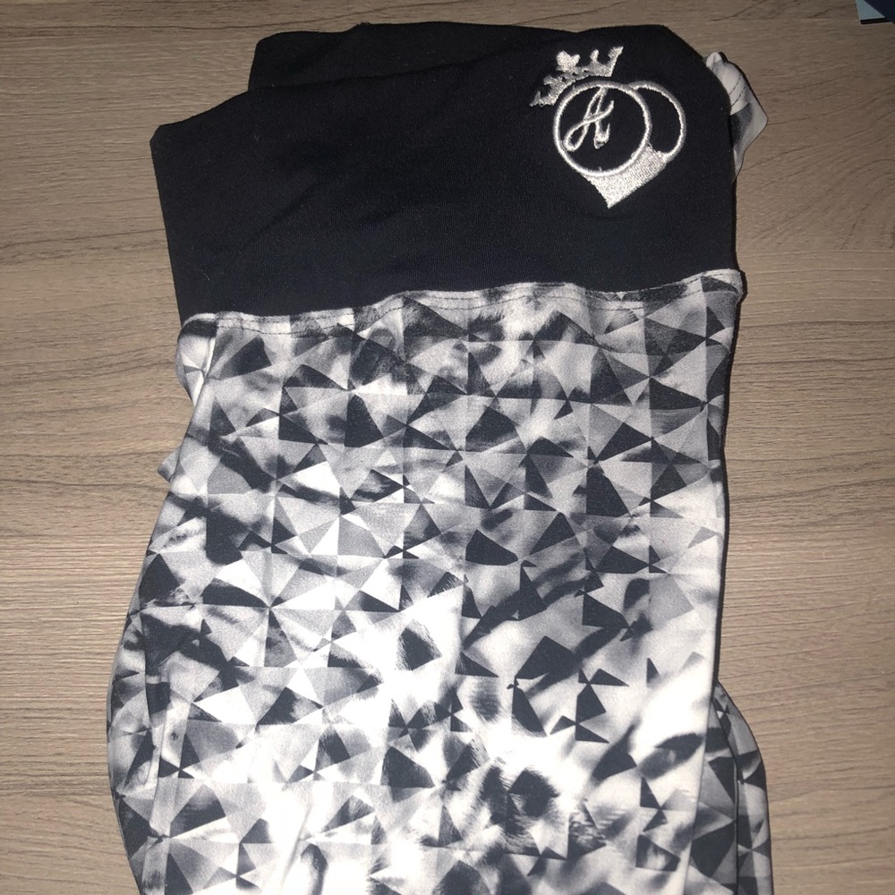 Bootyqueen apparel “Cookies and Cream” leggings